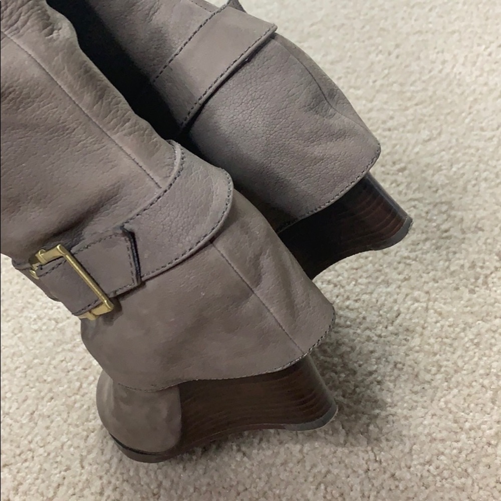 Boots - Picture 3 of 4